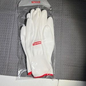 Rubberized Supreme Gloves